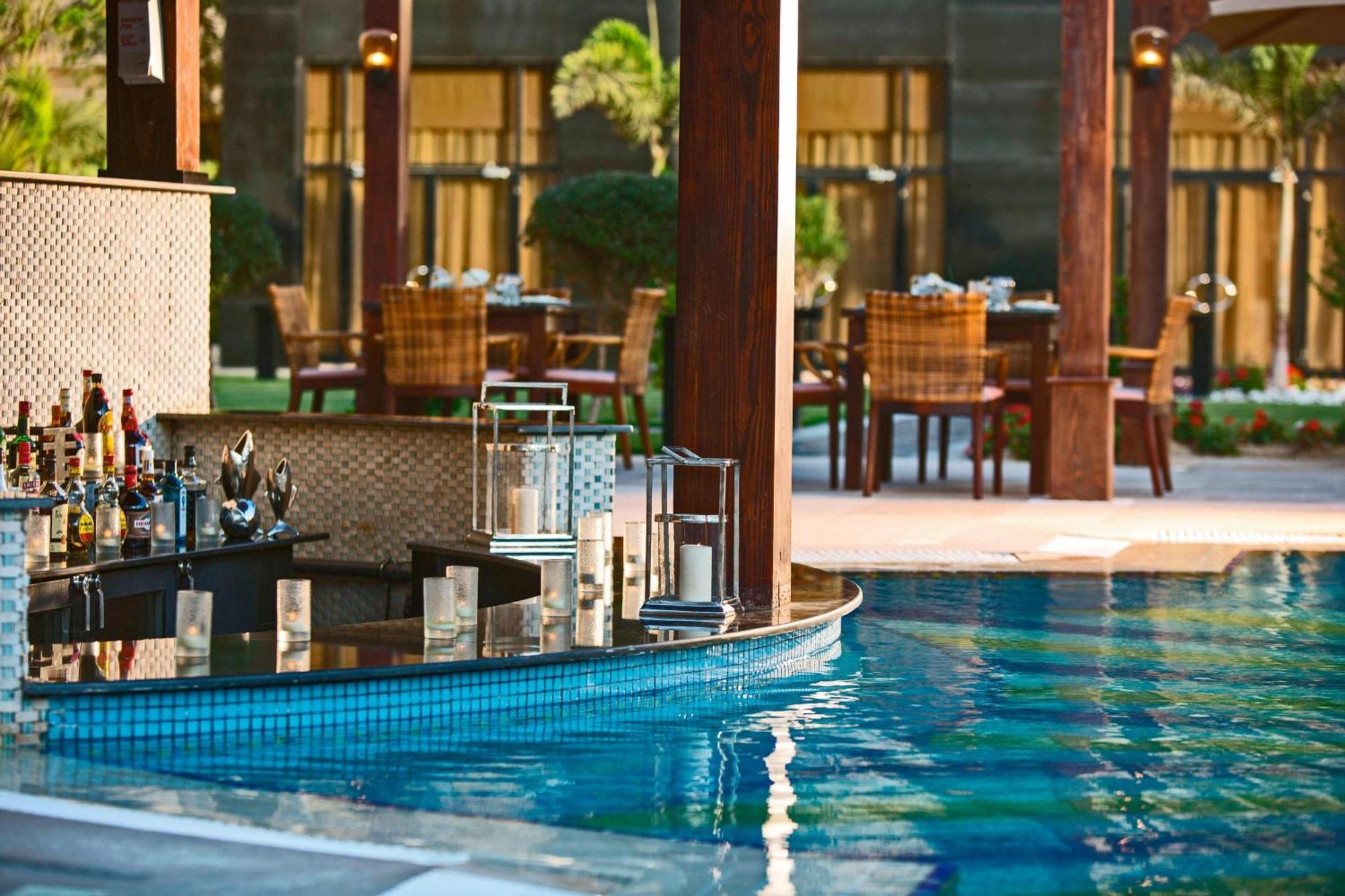 Renaissance Cairo Mirage City Hotel מראה חיצוני תמונה The swimming pool at the hotel