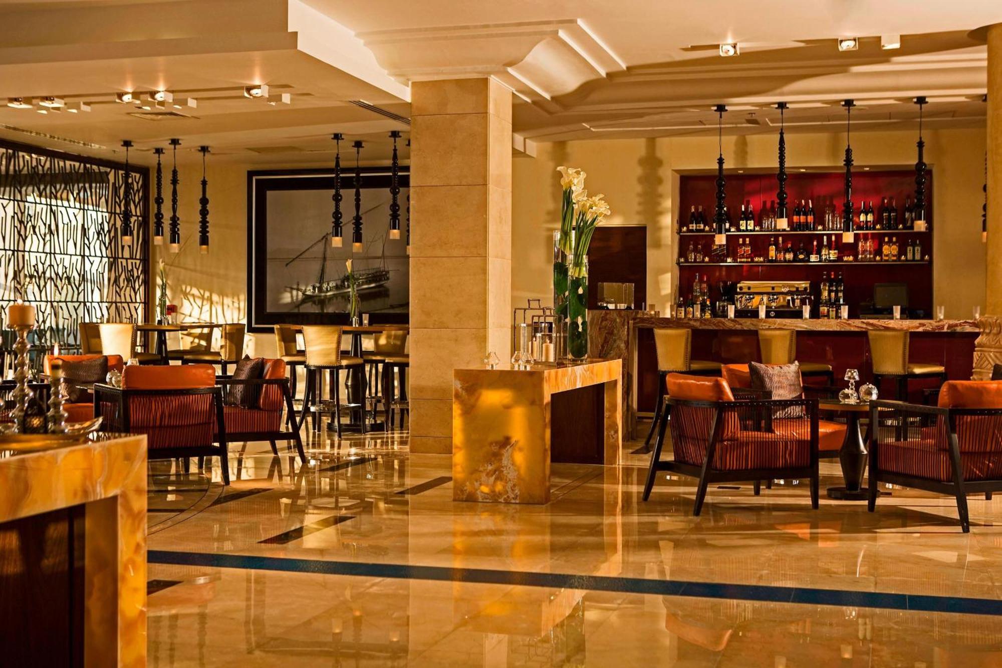 Renaissance Cairo Mirage City Hotel מראה חיצוני תמונה The bar at the Four Seasons Hotel, Istanbul