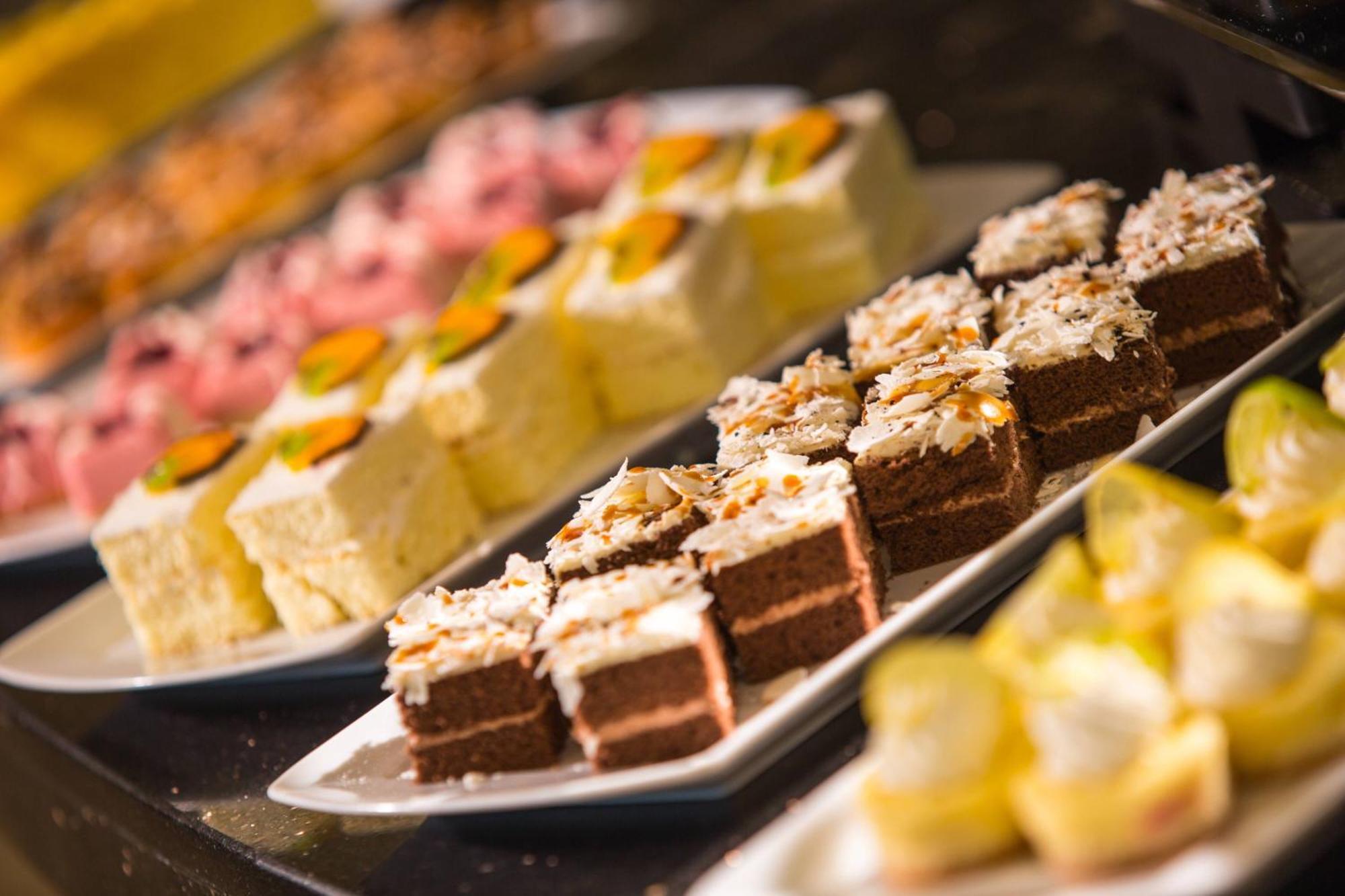 Renaissance Cairo Mirage City Hotel מראה חיצוני תמונה Petit fours