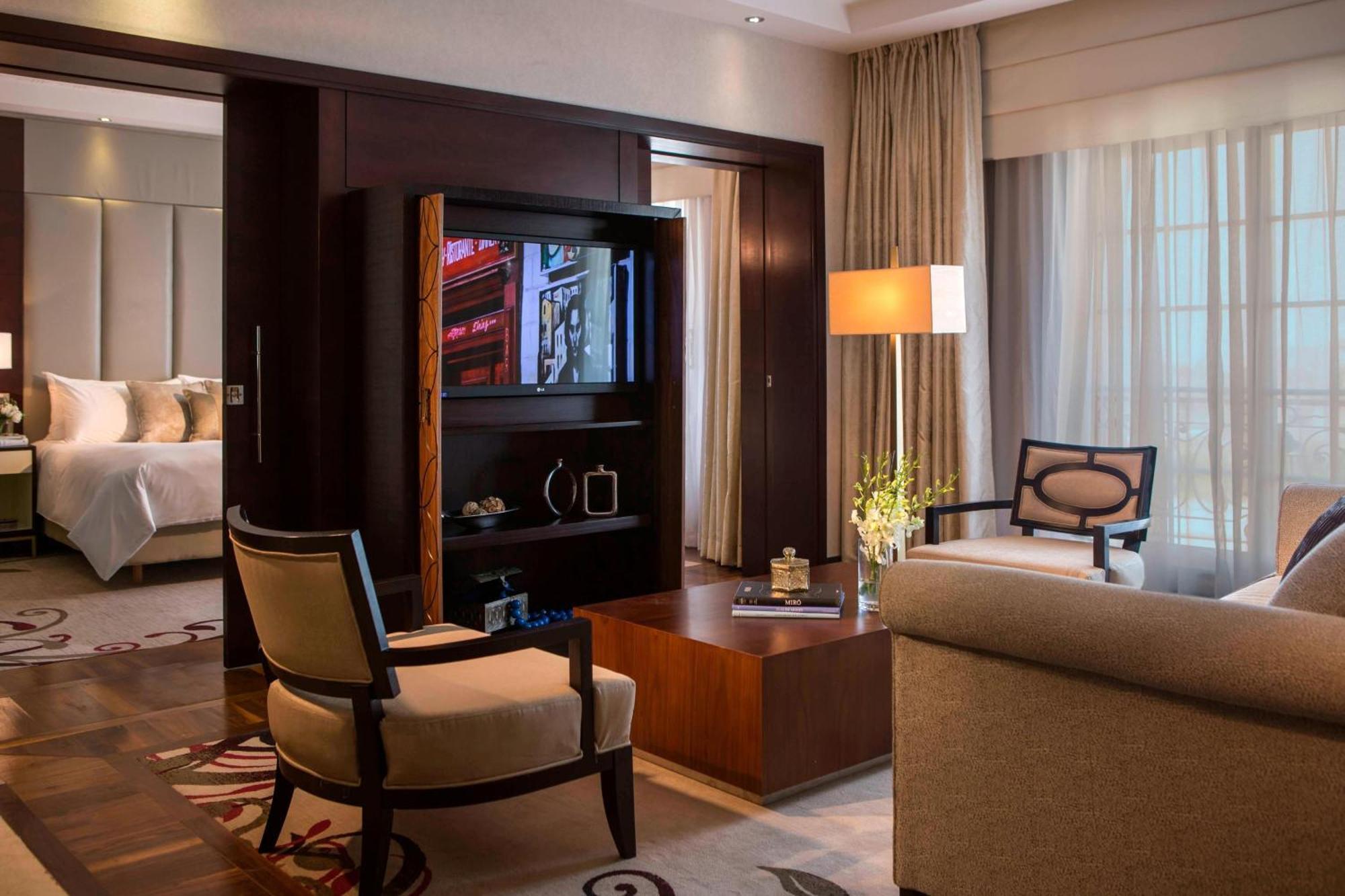 Renaissance Cairo Mirage City Hotel מראה חיצוני תמונה A suite at the Taj Mahal Palace, Mumbai