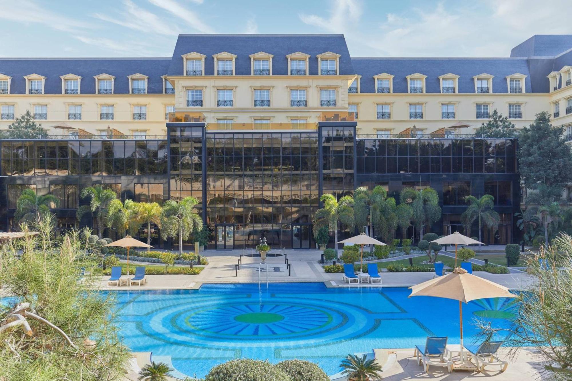 Renaissance Cairo Mirage City Hotel מראה חיצוני תמונה The hotel's main entrance